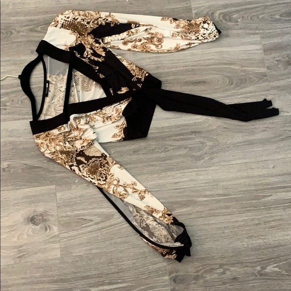 Long sleeve snakeskin creme pattern - Picture 2 of 2